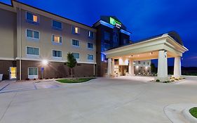Holiday Inn Express & Suites Salina, Ks